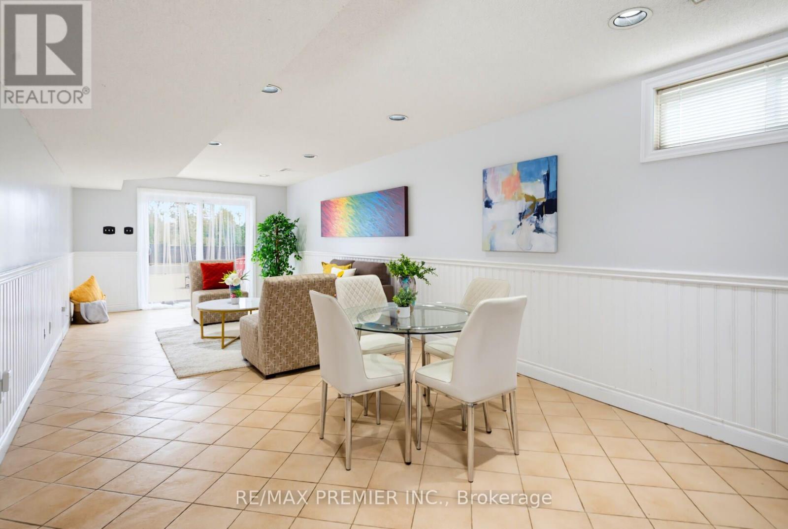 35 YELLOW PINE CRESCENT - 28