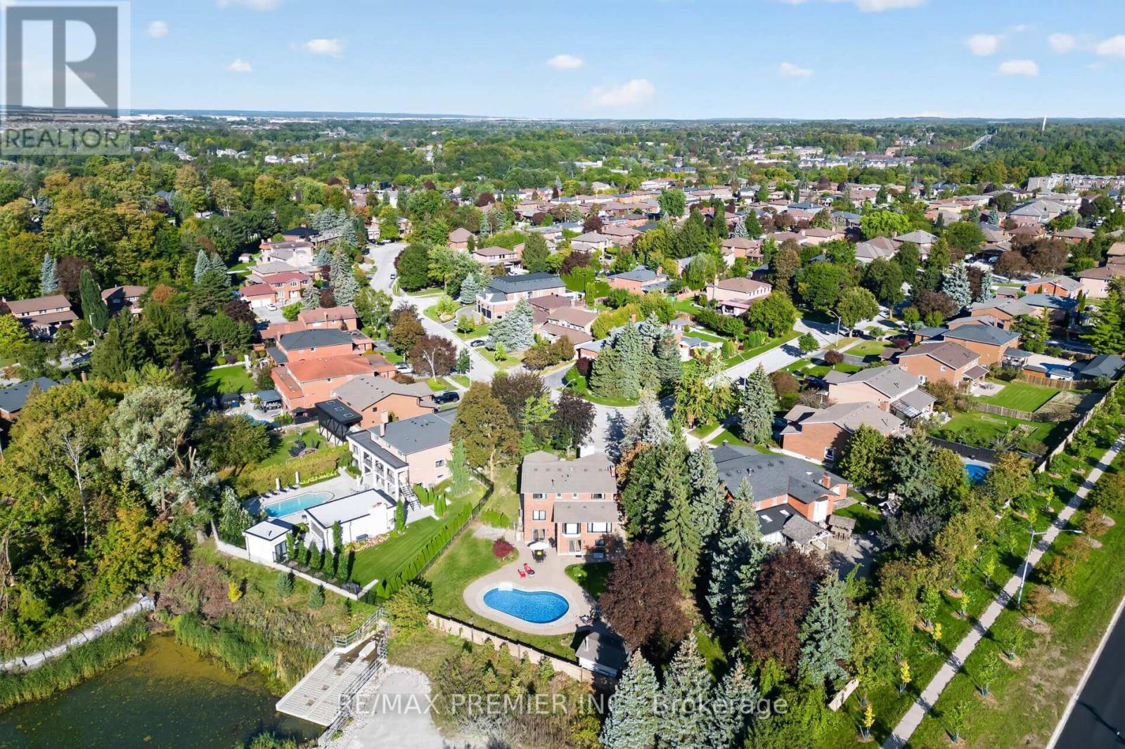 35 YELLOW PINE CRESCENT - 48
