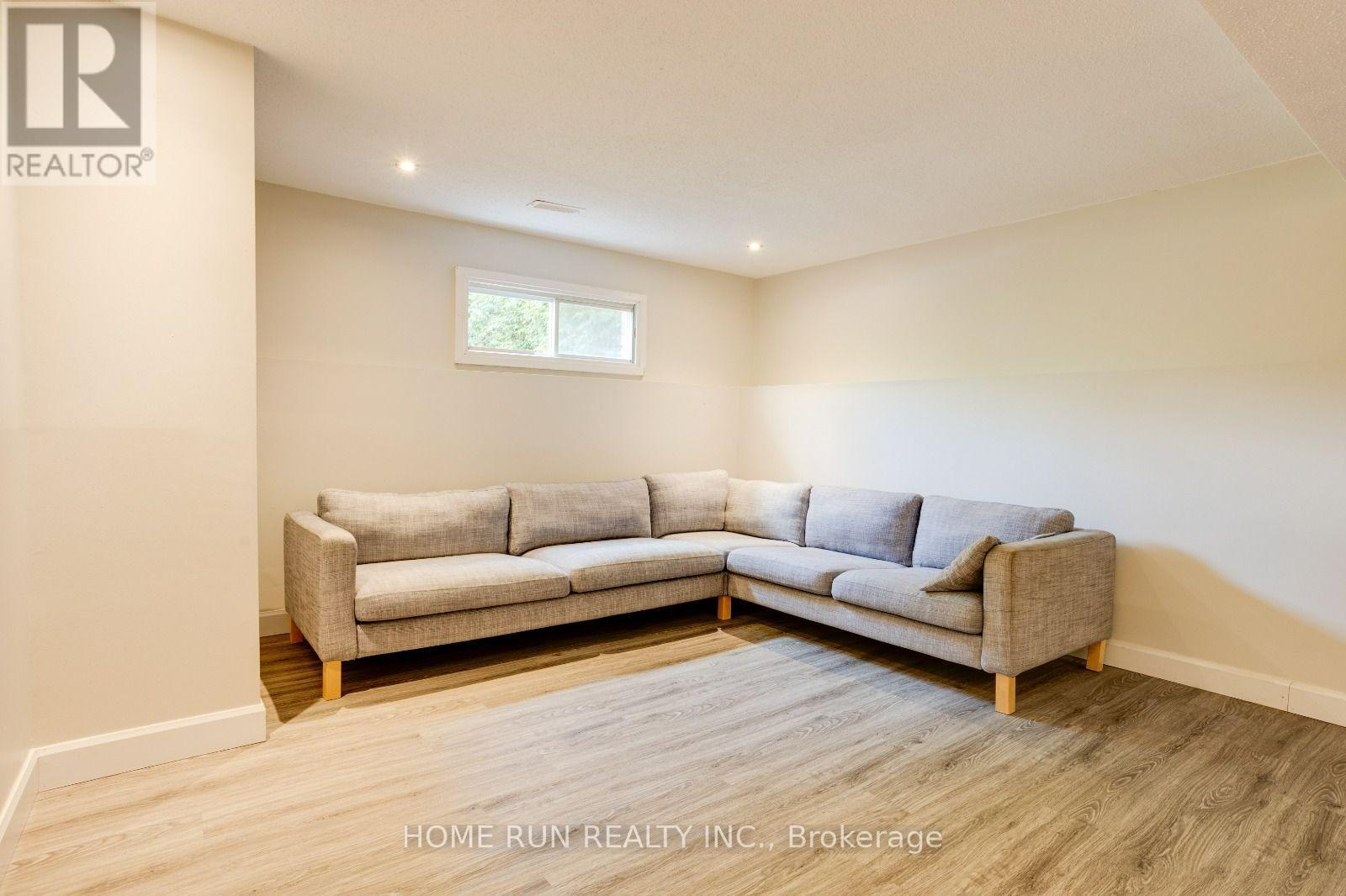 2 CARIBOU AVENUE - 31