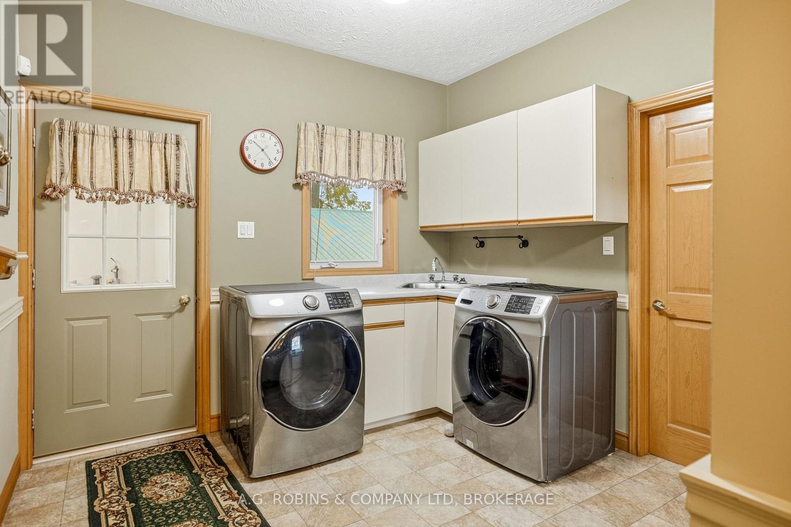 11573 3 HIGHWAY - 35