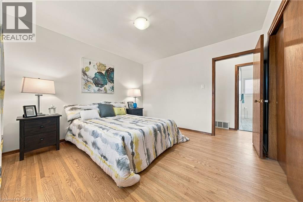 662 DYNES Road - Image 15