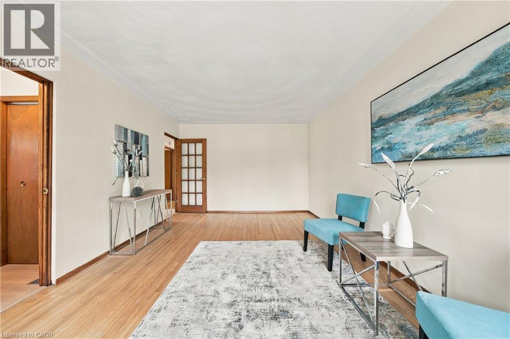 662 DYNES Road - Image 8