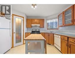 4pc Bathroom - 92 Del Ray Close Ne, Calgary, AB T1Y6Y9 Photo 11