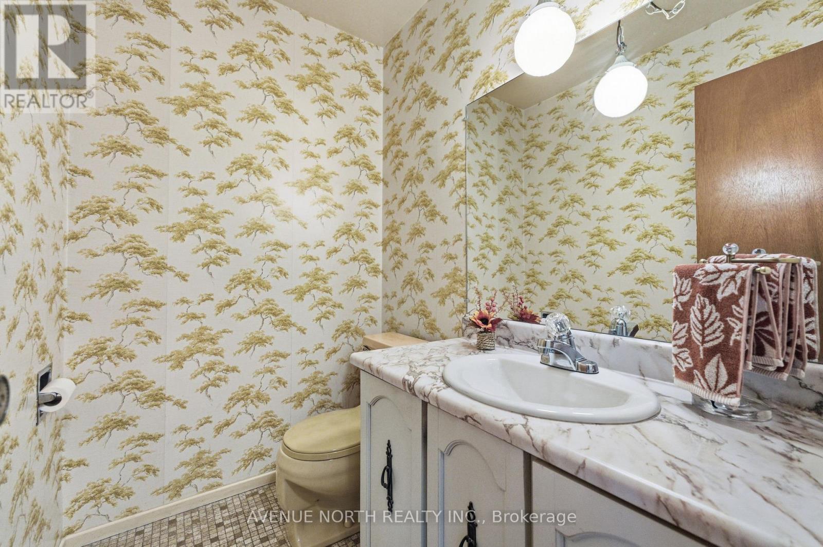 1283 SURREY AVENUE - Image 20