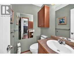 155 Strathcona Close Sw, Calgary, AB T3H1L2 Photo 16