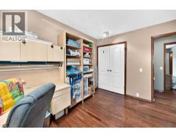 155 Strathcona Close Sw, Calgary, AB T3H1L2 Photo 19