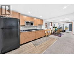 155 Strathcona Close Sw, Calgary, AB T3H1L2 Photo 22