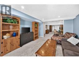 155 Strathcona Close Sw, Calgary, AB T3H1L2 Photo 27