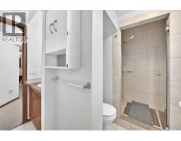 155 Strathcona Close Sw, Calgary, AB T3H1L2 Photo 29