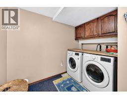 155 Strathcona Close Sw, Calgary, AB T3H1L2 Photo 30