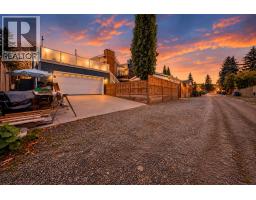 155 Strathcona Close Sw, Calgary, AB T3H1L2 Photo 33
