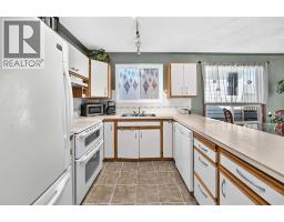 155 Strathcona Close SW - photo 4