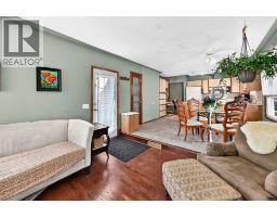 Kitchen - 155 Strathcona Close Sw, Calgary, AB T3H1L2 Photo 7