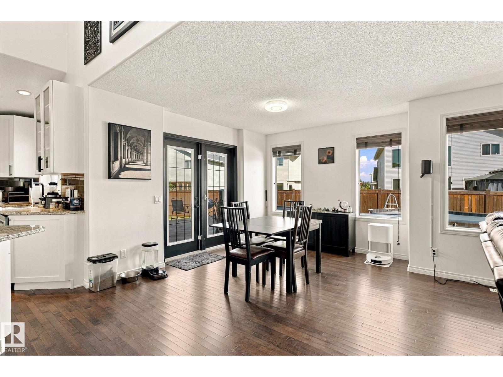 10405 98 ST - 14