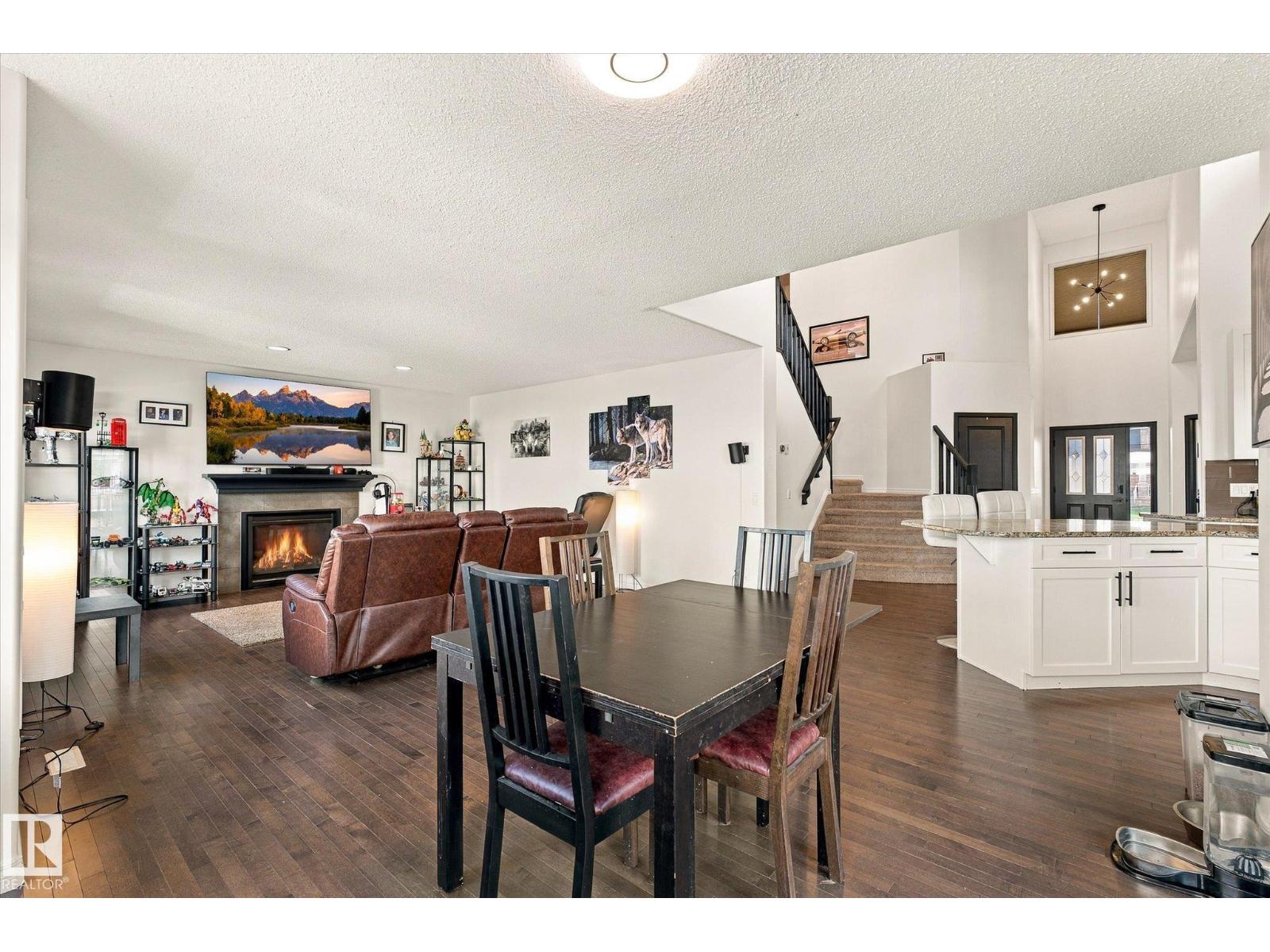 10405 98 ST - 18
