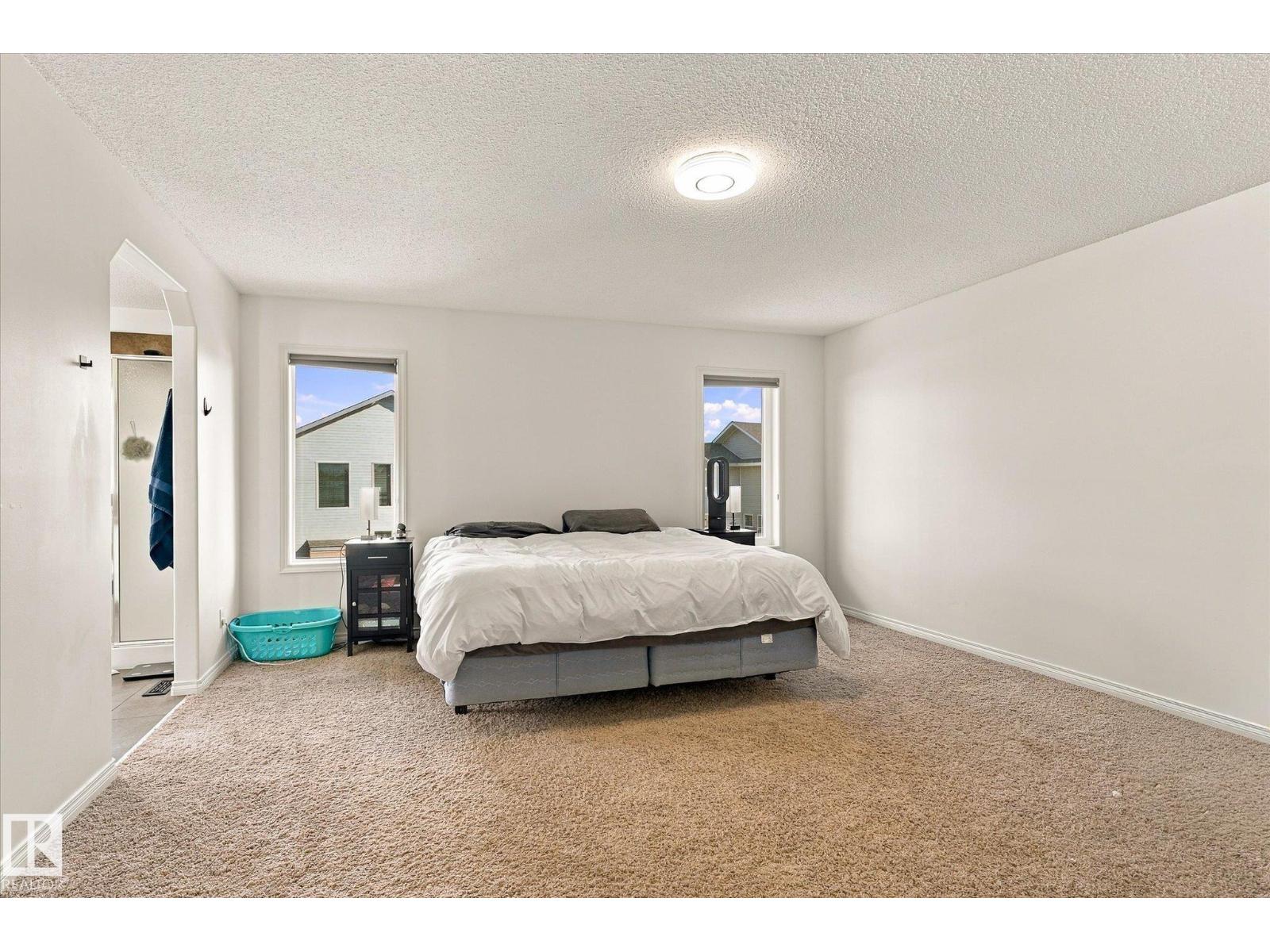 10405 98 ST - 26