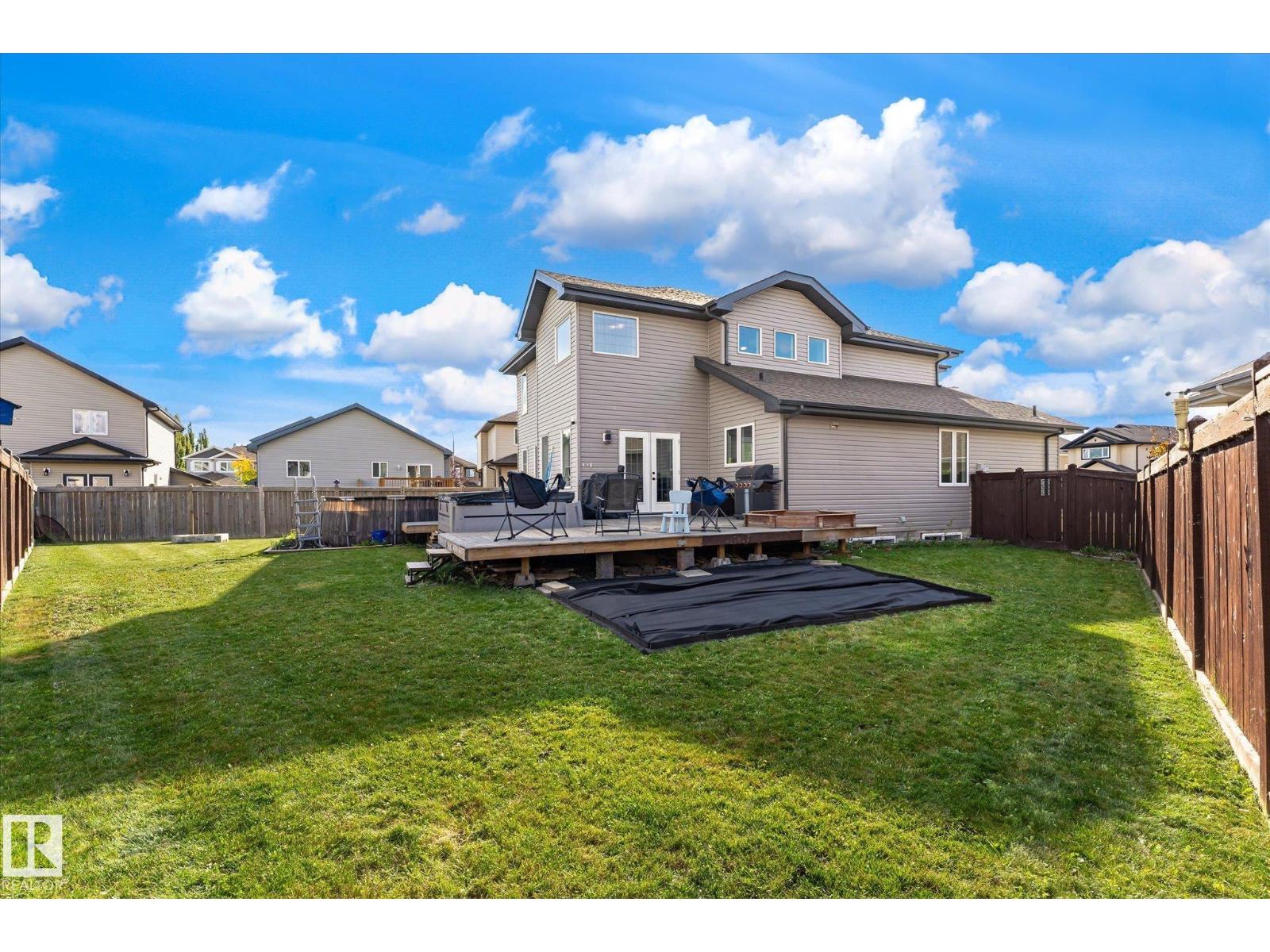 10405 98 ST - 50