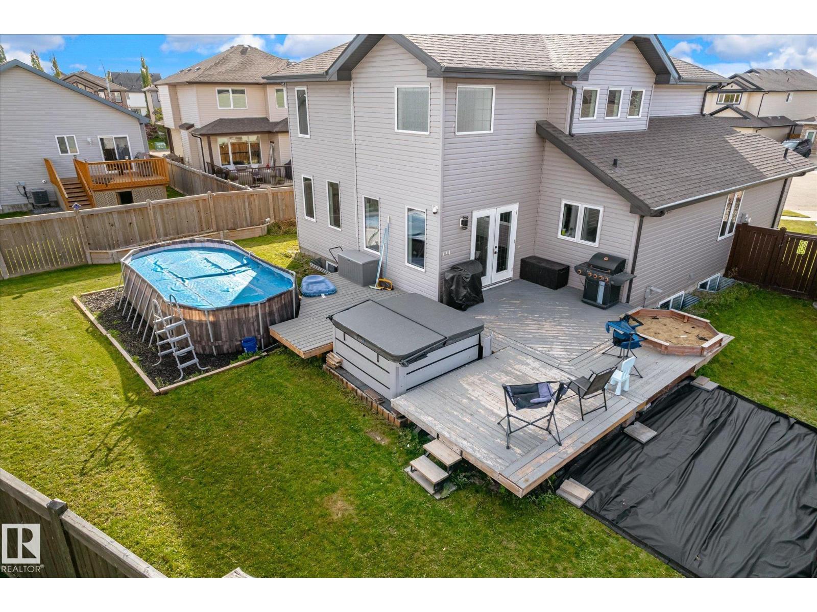 10405 98 ST - 52