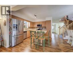 Family room - 521 Snowdrop Court, Kitchener, ON N2E4G4 Photo 10