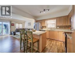 Great room - 521 Snowdrop Court, Kitchener, ON N2E4G4 Photo 16