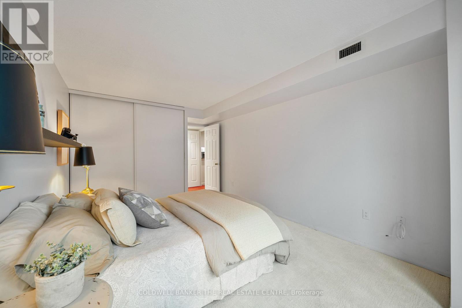 1007- 701 King Street West, Toronto, ON photo 25