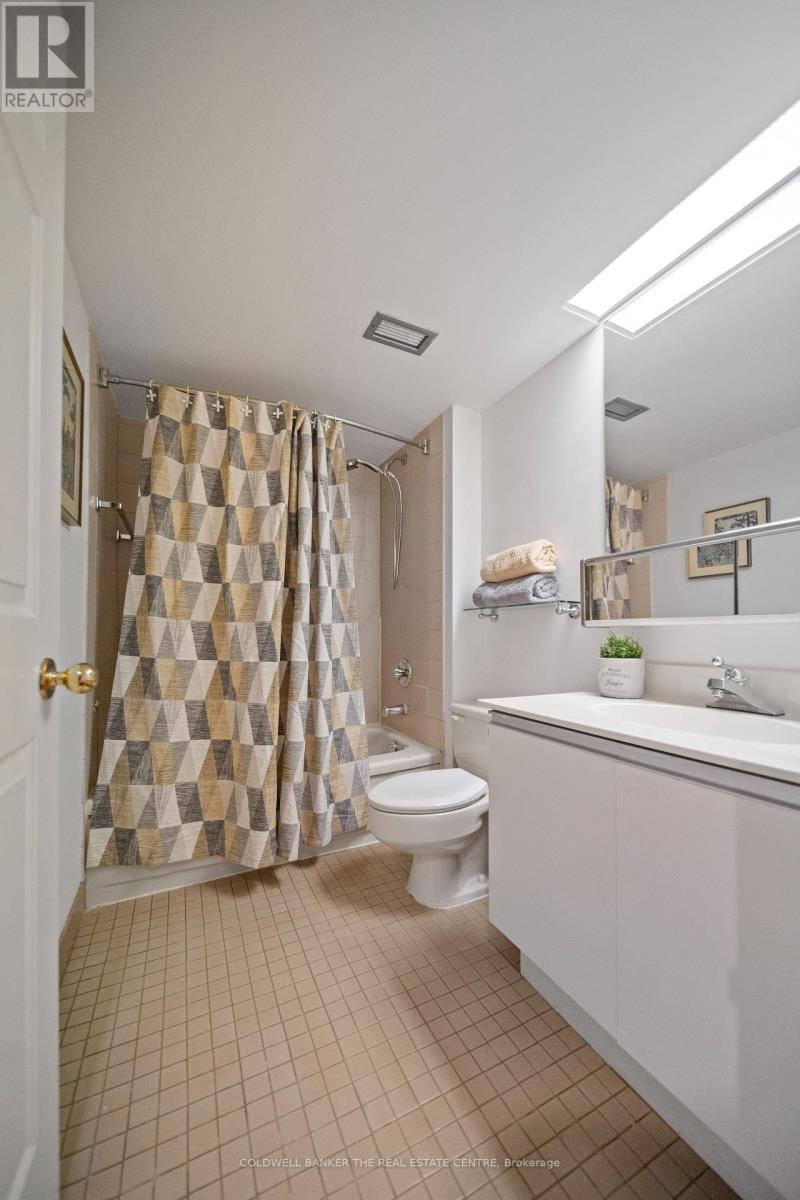 1007- 701 King Street West, Toronto, ON photo 34