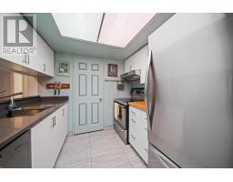 1007 - 701 King Street W, Toronto, ON M5V2W7 Photo 13