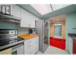 1007 - 701 King Street W, Toronto, ON M5V2W7 Photo 9