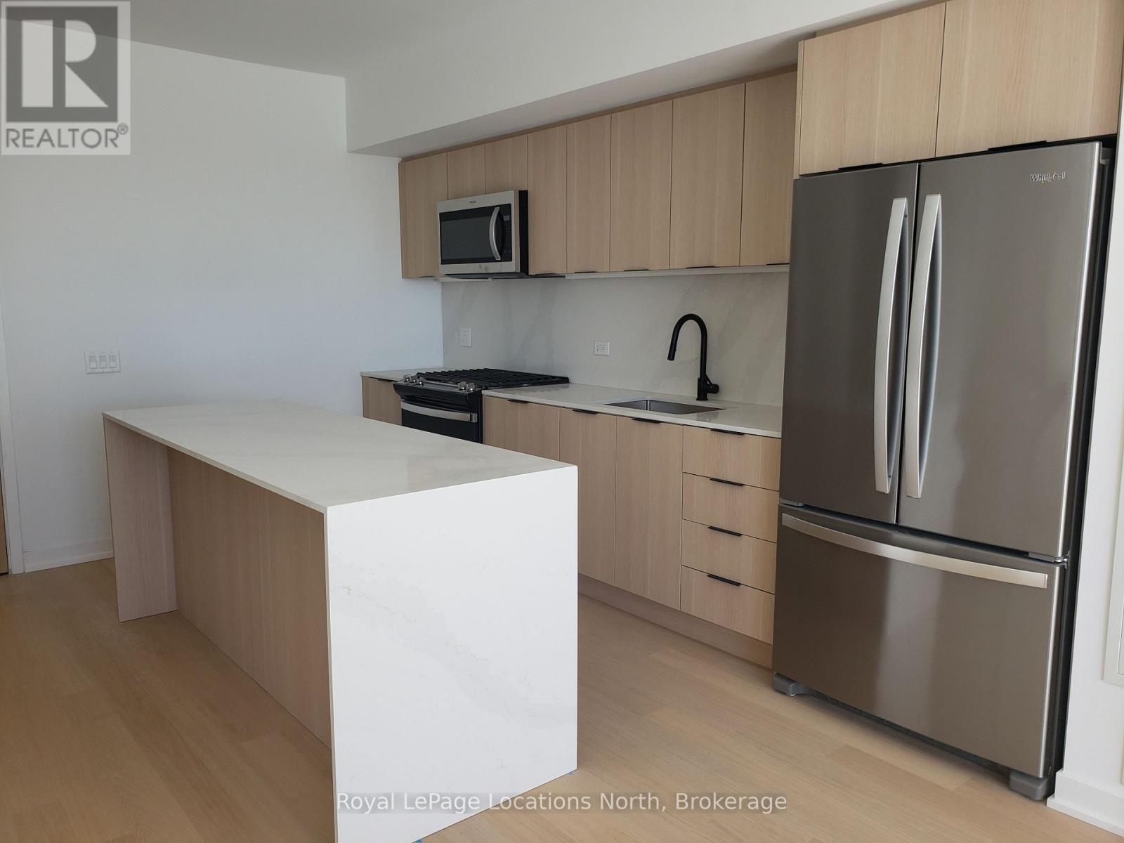 31 Huron Street — photo 15