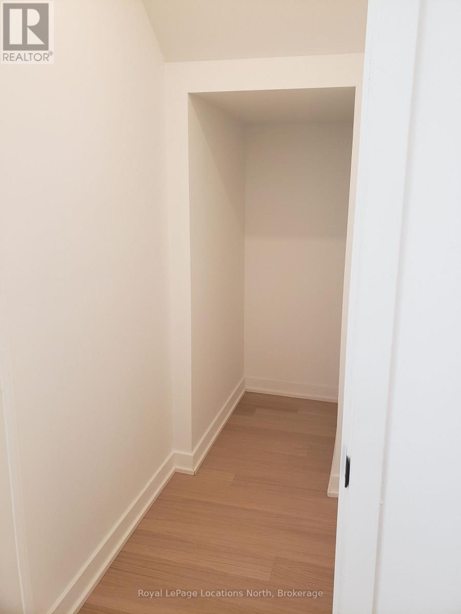 31 Huron Street — photo 18