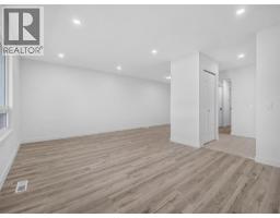 614 Marlborough Way Ne, Calgary, AB T2A2V9 Photo 8