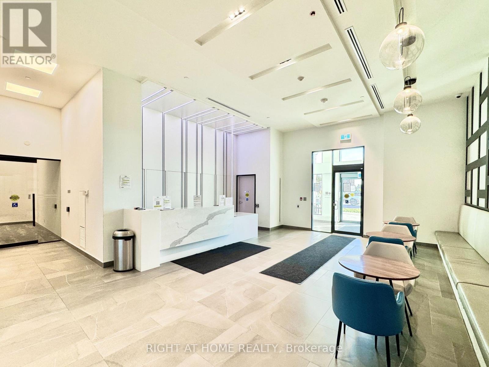 708-681 Yonge Street, Barrie photo 14