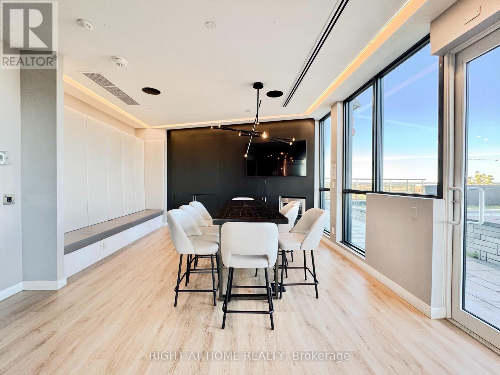 708-681 Yonge Street, Barrie photo 9