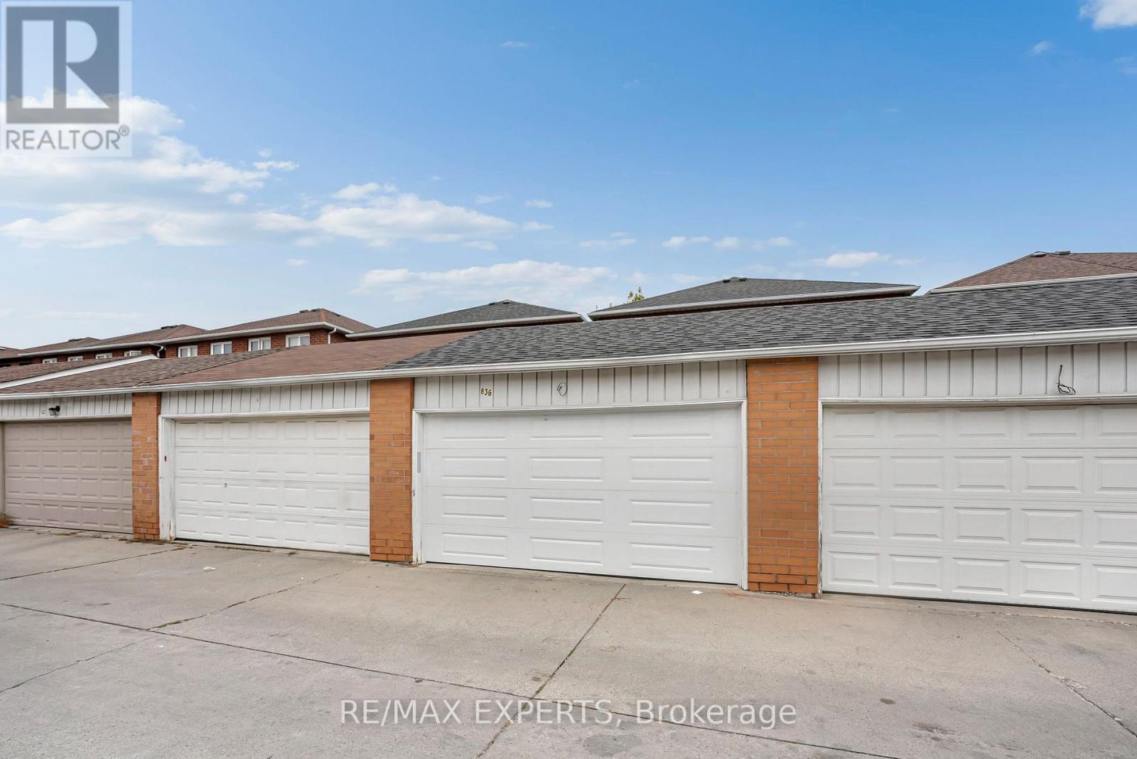 836 St Clarens Avenue, Toronto, ON photo 38