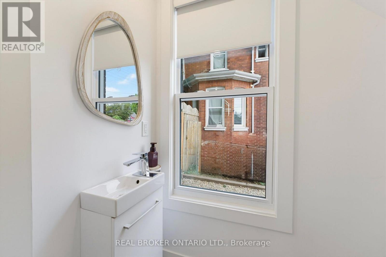 118 CLARENCE STREET - Image 13