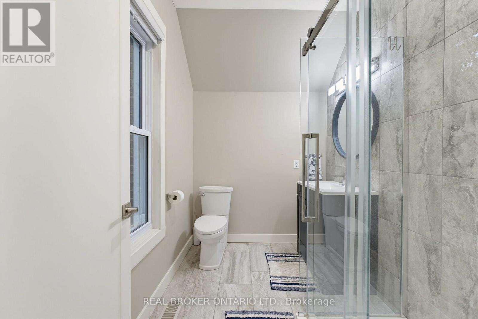 118 CLARENCE STREET - Image 15