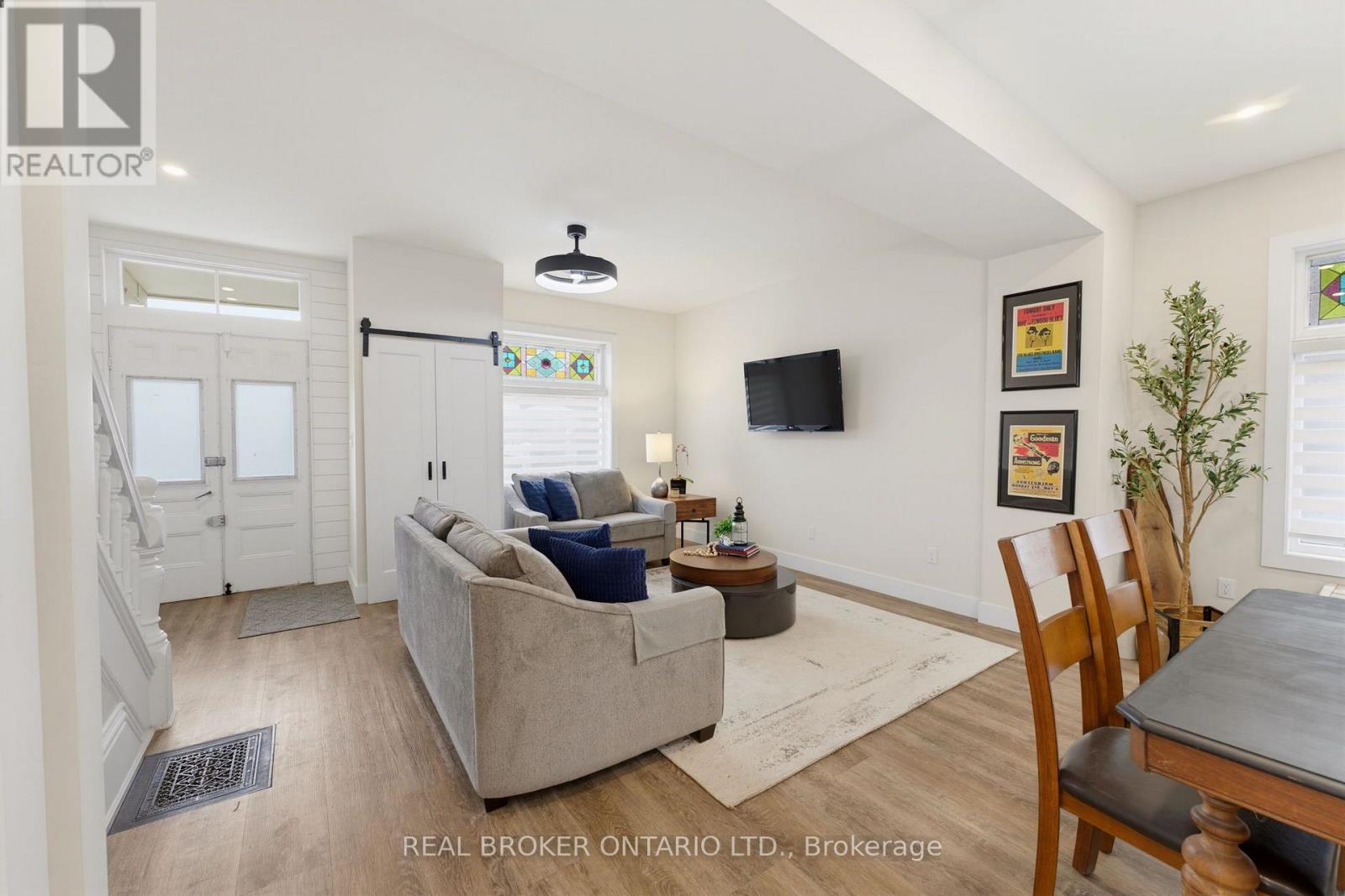 118 CLARENCE STREET - Image 8