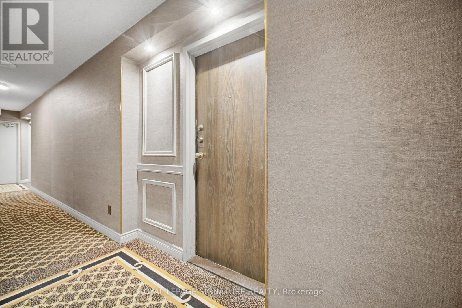 1002- 77 Carlton Street, Toronto, ON photo 4