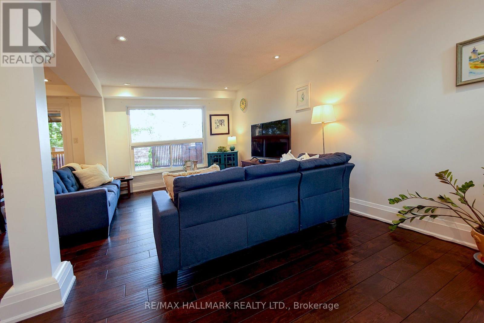 781 PAM CRESCENT - Image 4