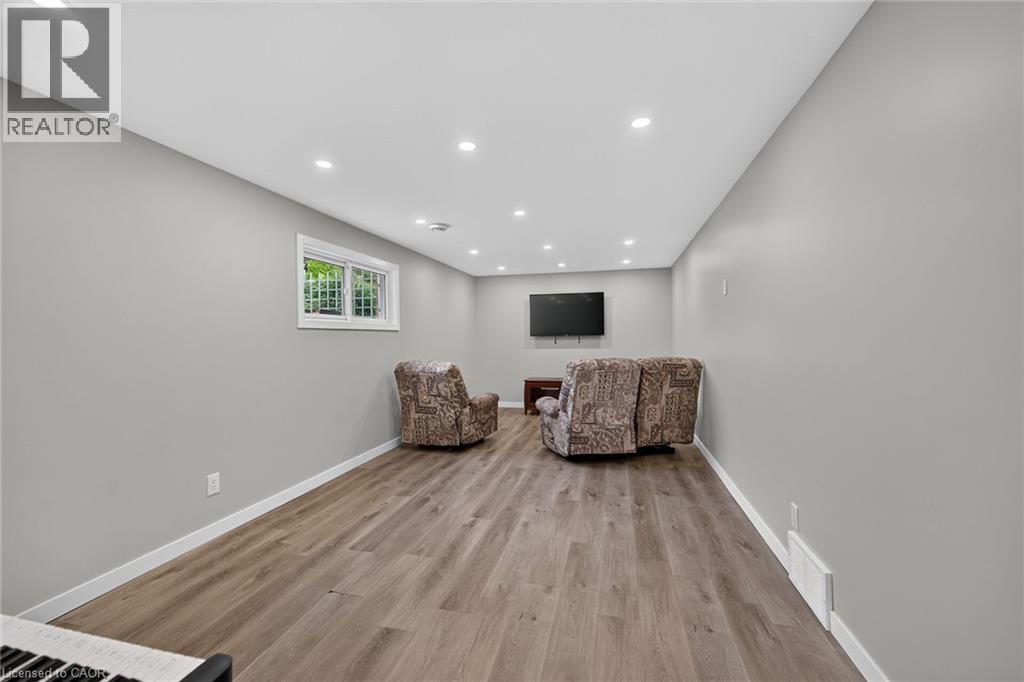 15 MILLER Crescent - Image 24