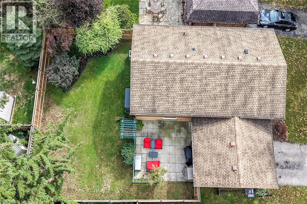 15 MILLER Crescent - 43