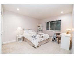 13511 Woodcrest Drive, Surrey, BC V4P1W3 Photo 28