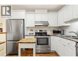 Kitchen - #, 3308 Sienna Park Green Sw, Calgary, AB T3H3N7 Photo 6