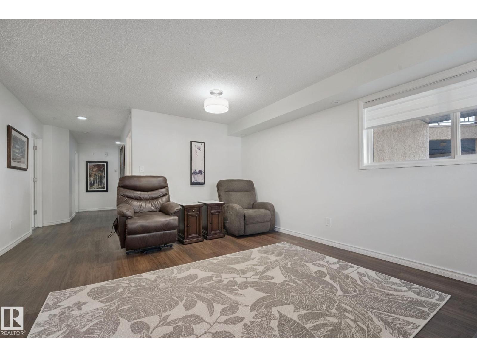 #111 182 HADDOW CL NW - 9