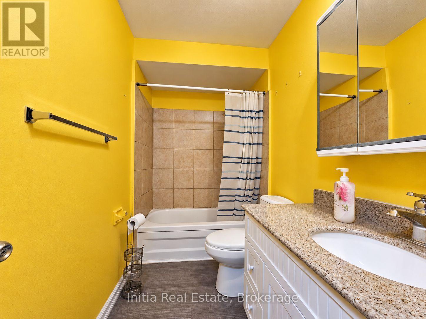 8370 Gregory Place, Windsor, ON photo 15