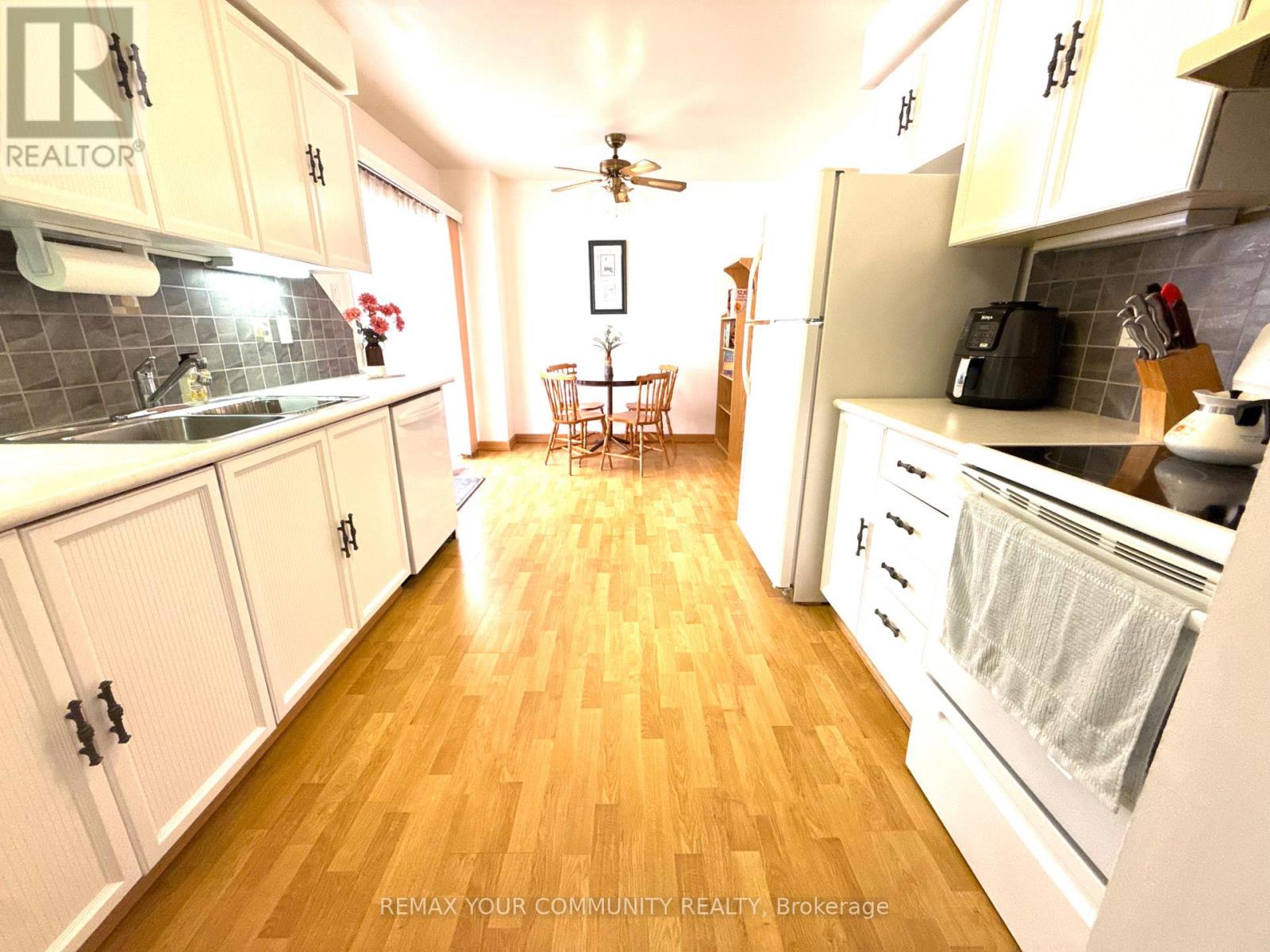 Photo 10 of 21 Wright Crescent, Ajax (Central)