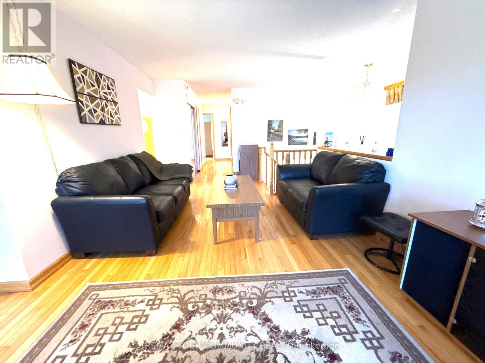 Photo 5 of 21 Wright Crescent, Ajax (Central)