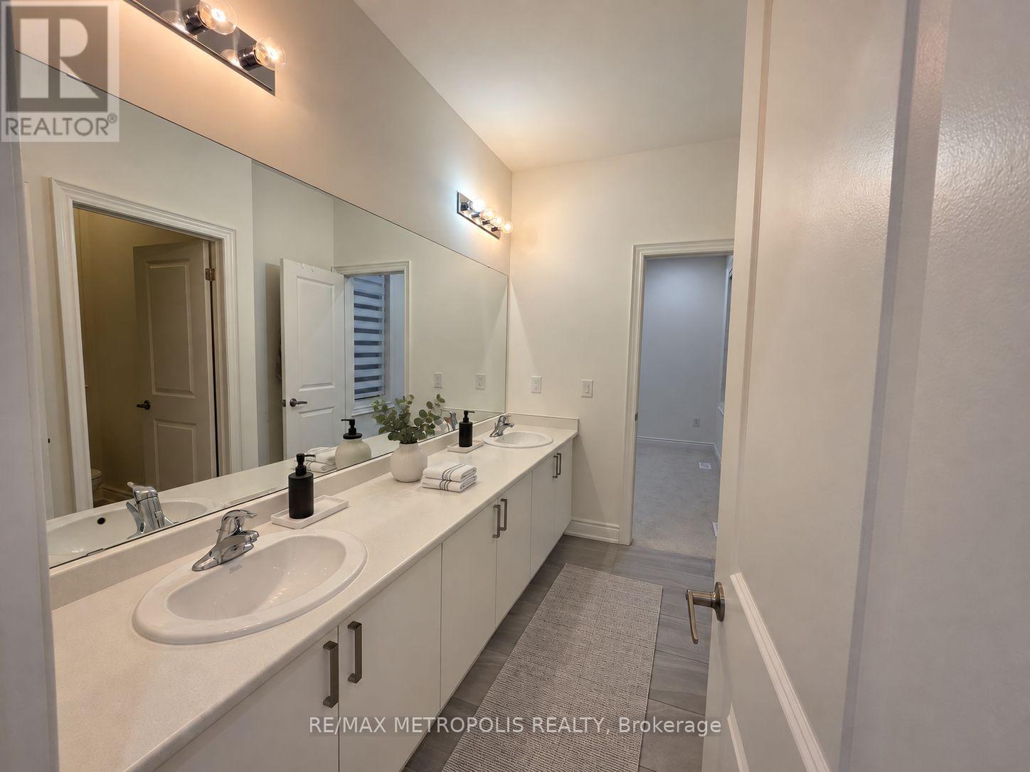 10 Wraggs Road, Bradford West Gwillimbury, ON photo 12