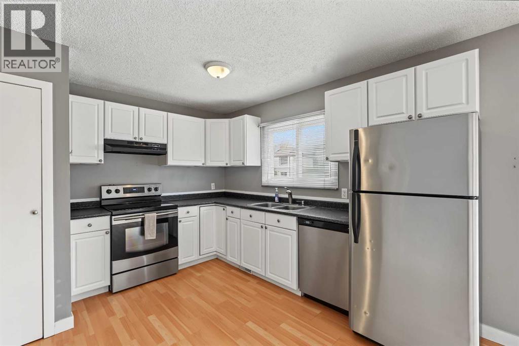 1215 137 Avenue SE - 4