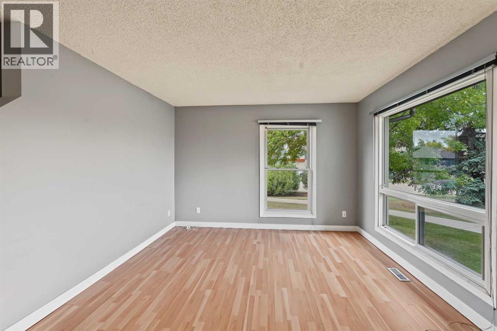 1215 137 Avenue SE - 7